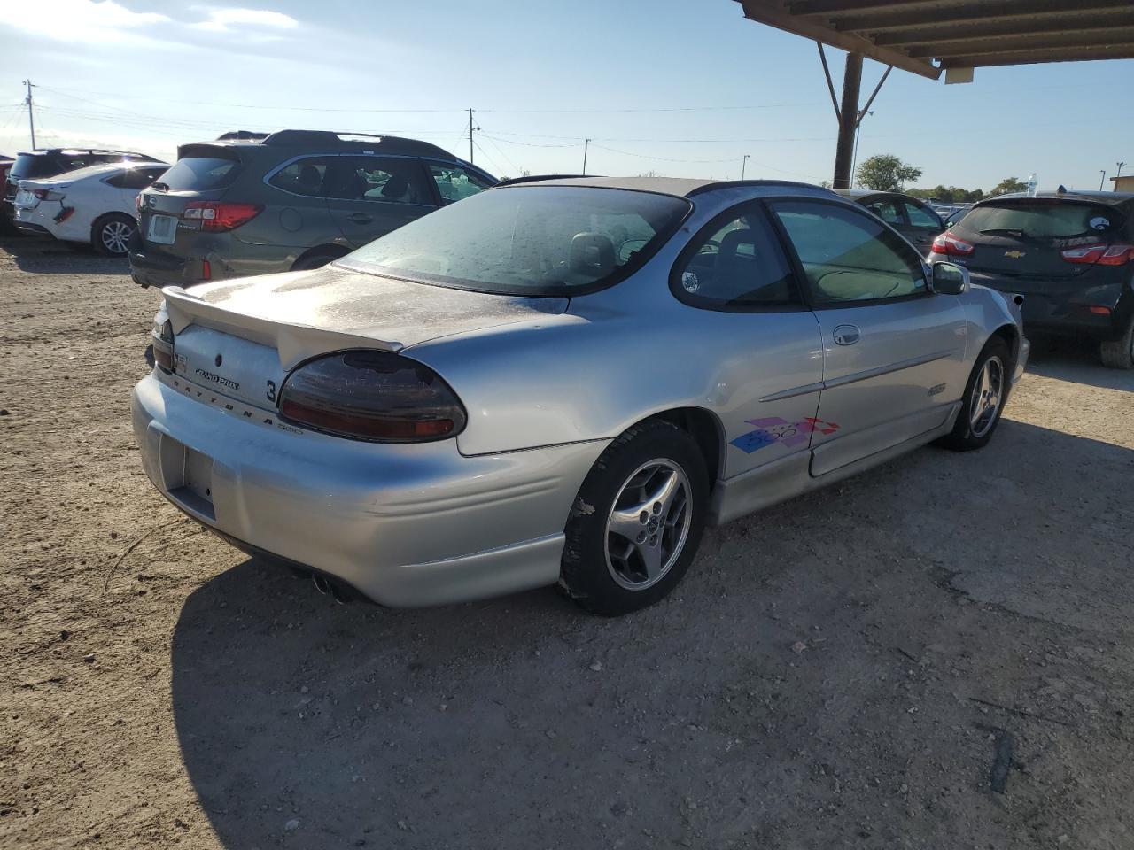 Obraz 3 z 2000 PONTIAC GRAND PRIX GTP 2000 z VIN 1G2WR1215YF235969