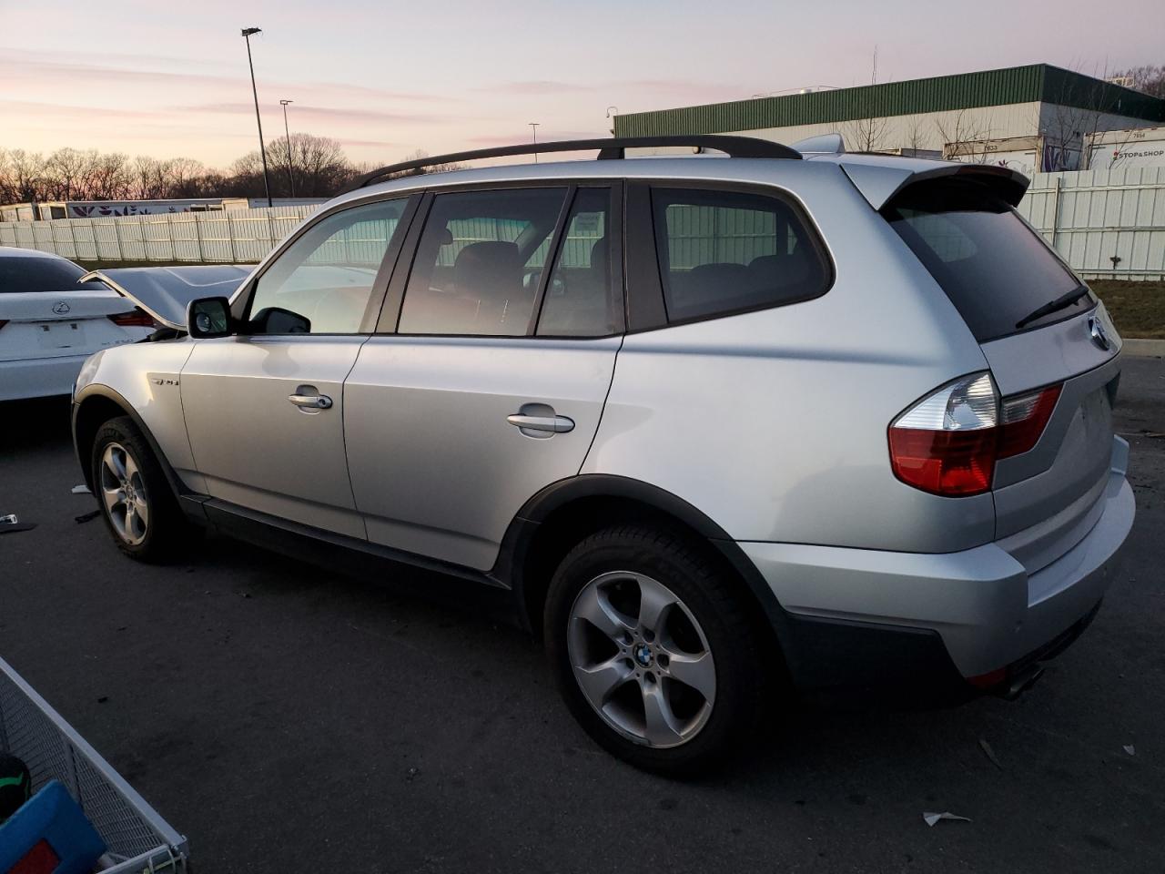 Obraz 2 z 2007 BMW X3 3.0SI 2007 z VIN WBXPC93467WF13856