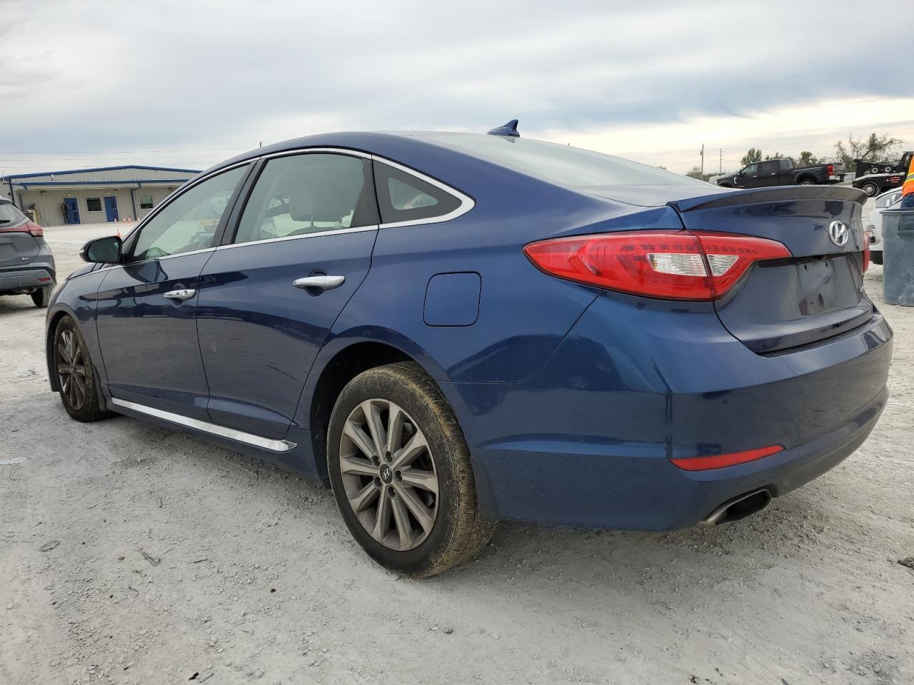 Изображение 2 2017 HYUNDAI SONATA SPORT 2017 с VIN 5NPE34AF6HH490501