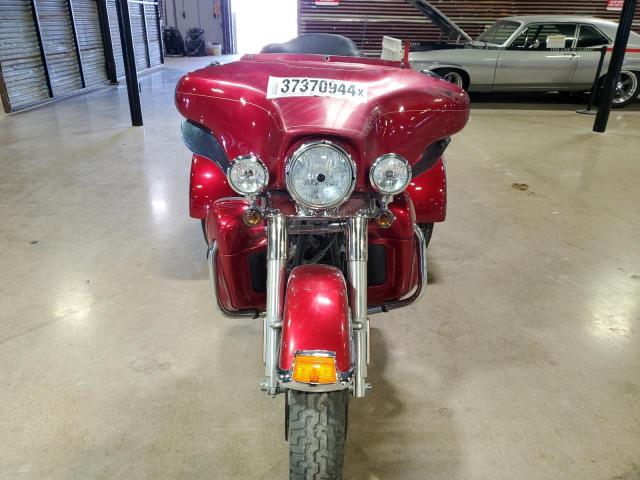 Image 2 of 2013 HARLEY-DAVIDSON FLHTCUTG TRI GLIDE ULTRA CLASSIC 2013 with VIN 1HD1MAM12DB856992
