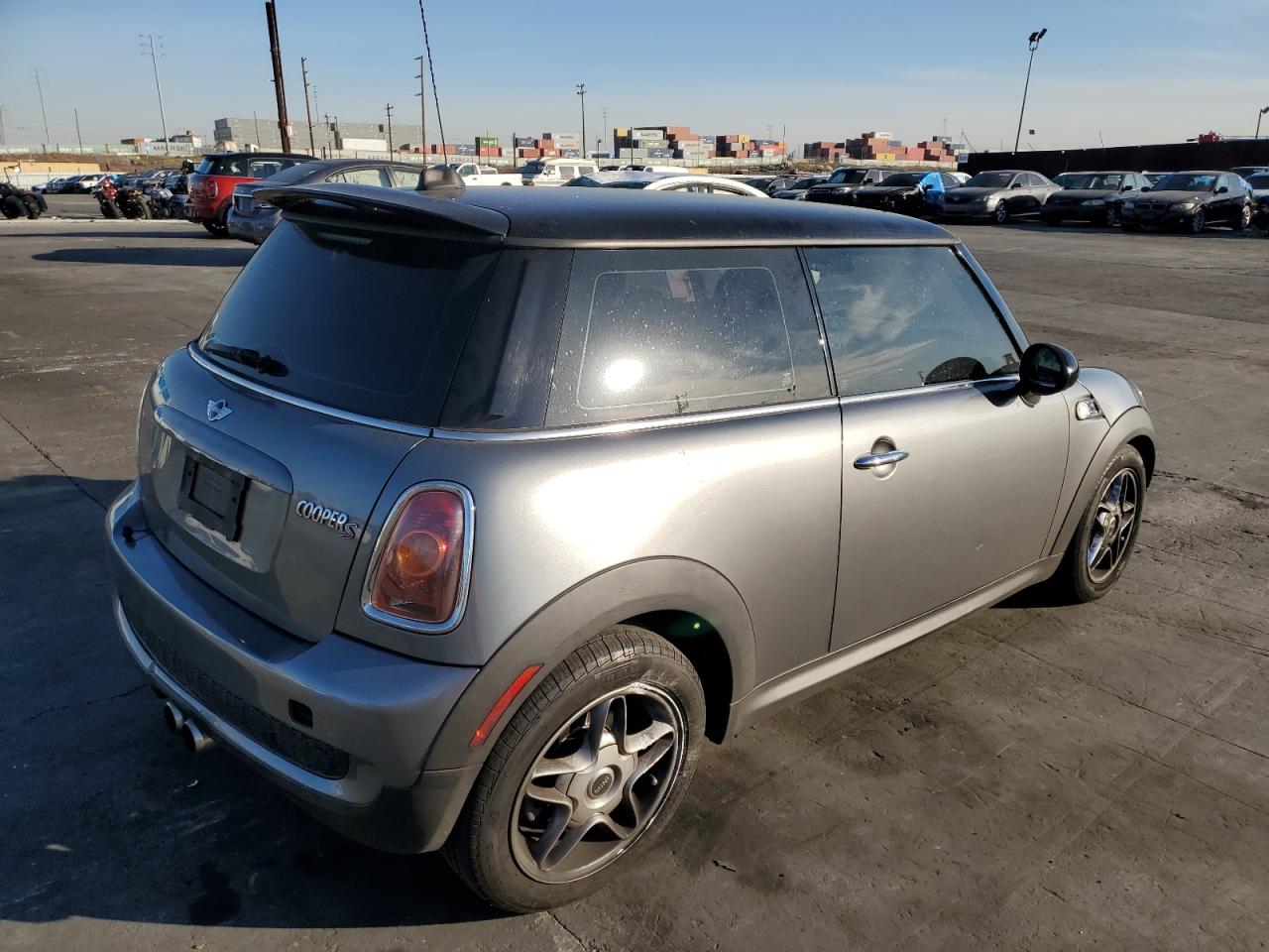 Image 3 of 2008 MINI COOPER S 2008 with VIN WMWMF735X8TT92136