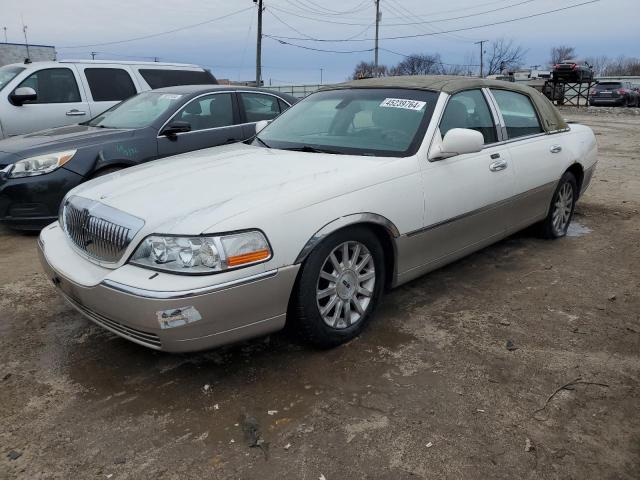 Image 1 of 2003 LINCOLN TOWN CAR SIGNATURE 2003 with VIN 1LNHM82W83Y623777