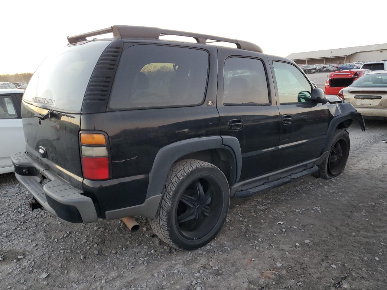 Image 3 of 2004 CHEVROLET TAHOE K1500 2004 with VIN 1GNEK13Z74R307643