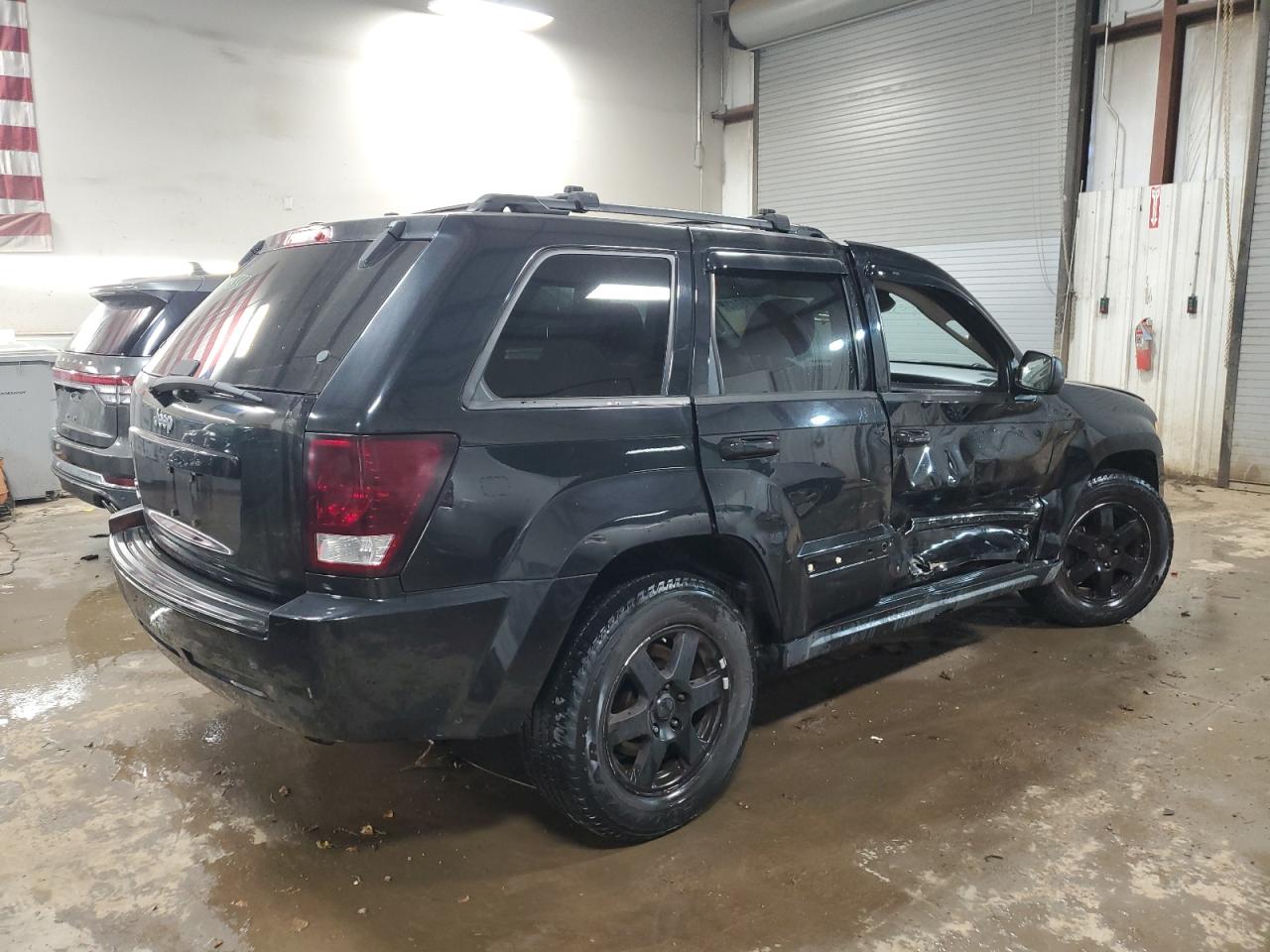 Image 3 of 2010 JEEP GRAND CHEROKEE LAREDO 2010 with VIN 1J4PR4GK5AC100379