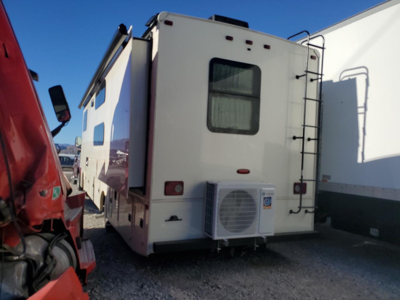 Изображение 3 2023 FORD F53  2023 с VIN 1F65F5DN2N0A07341