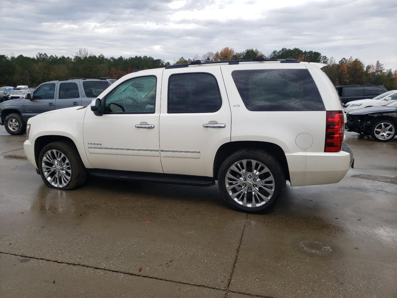 Изображение 2 2012 CHEVROLET TAHOE K1500 LTZ 2012 с VIN 1GNSKCE05CR256624