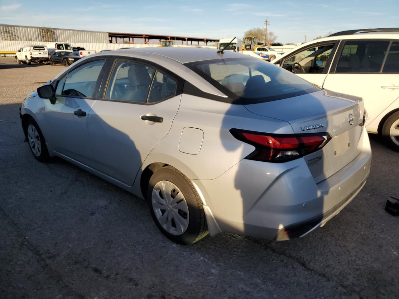 Изображение 2 2020 NISSAN VERSA S 2020 с VIN 3N1CN8DV3LL806332