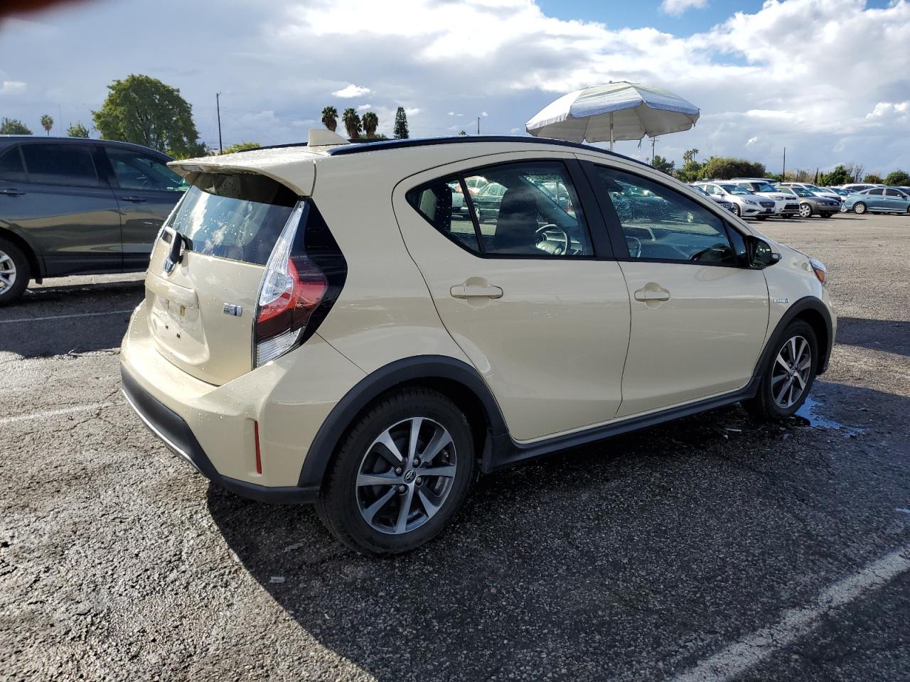 Изображение 3 2018 TOYOTA PRIUS C  2018 с VIN JTDKDTB39J1619696