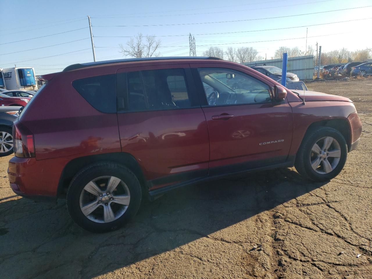 Image 3 of Jeep Compass Latitude 2014 with VIN 1C4NJDEB2ED821024