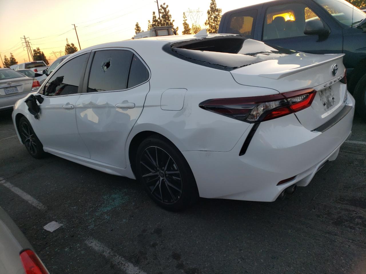 Изображение 2 2022 TOYOTA CAMRY NIGHT SHADE 2022 с VIN 4T1G31AK3NU596146