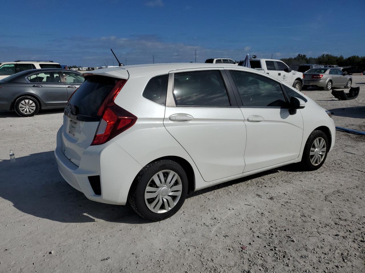 Image 3 of 2017 HONDA FIT LX 2017 with VIN 3HGGK5H58HM710747
