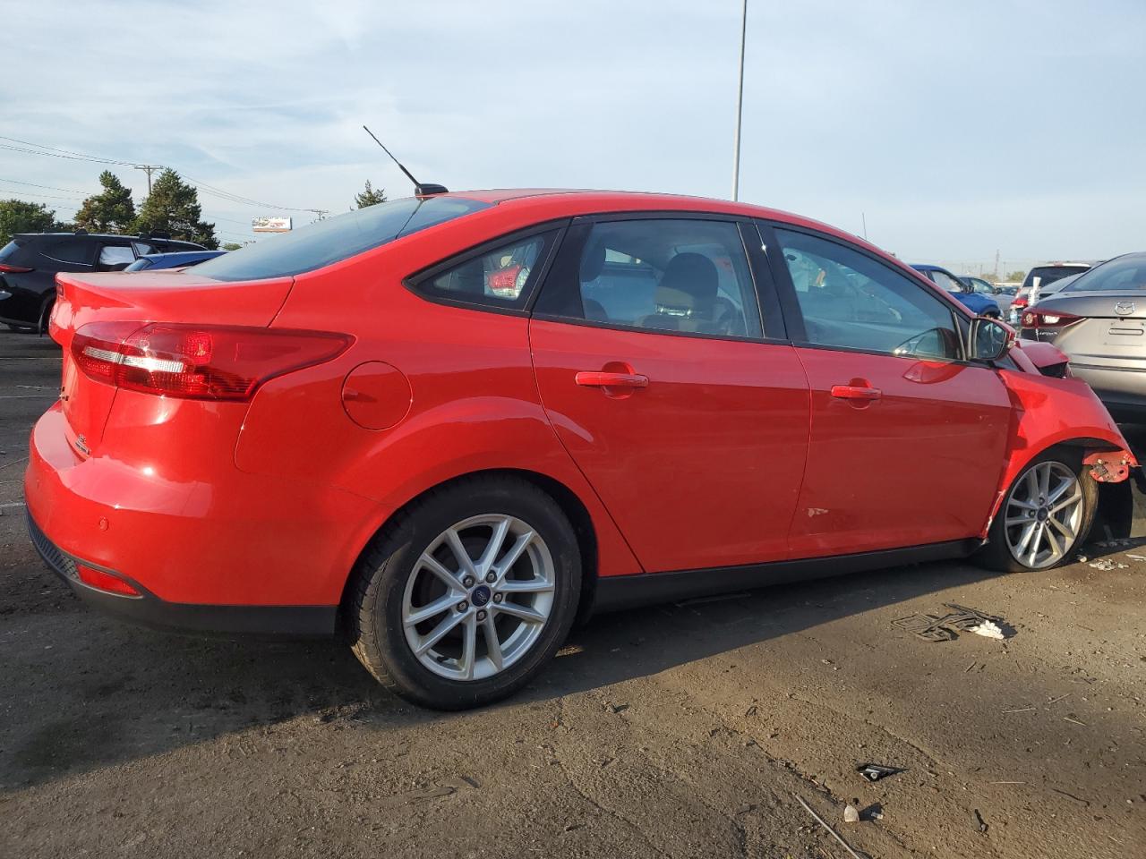 Изображение 3 2016 FORD FOCUS SE 2016 с VIN 1FADP3F26GL403857