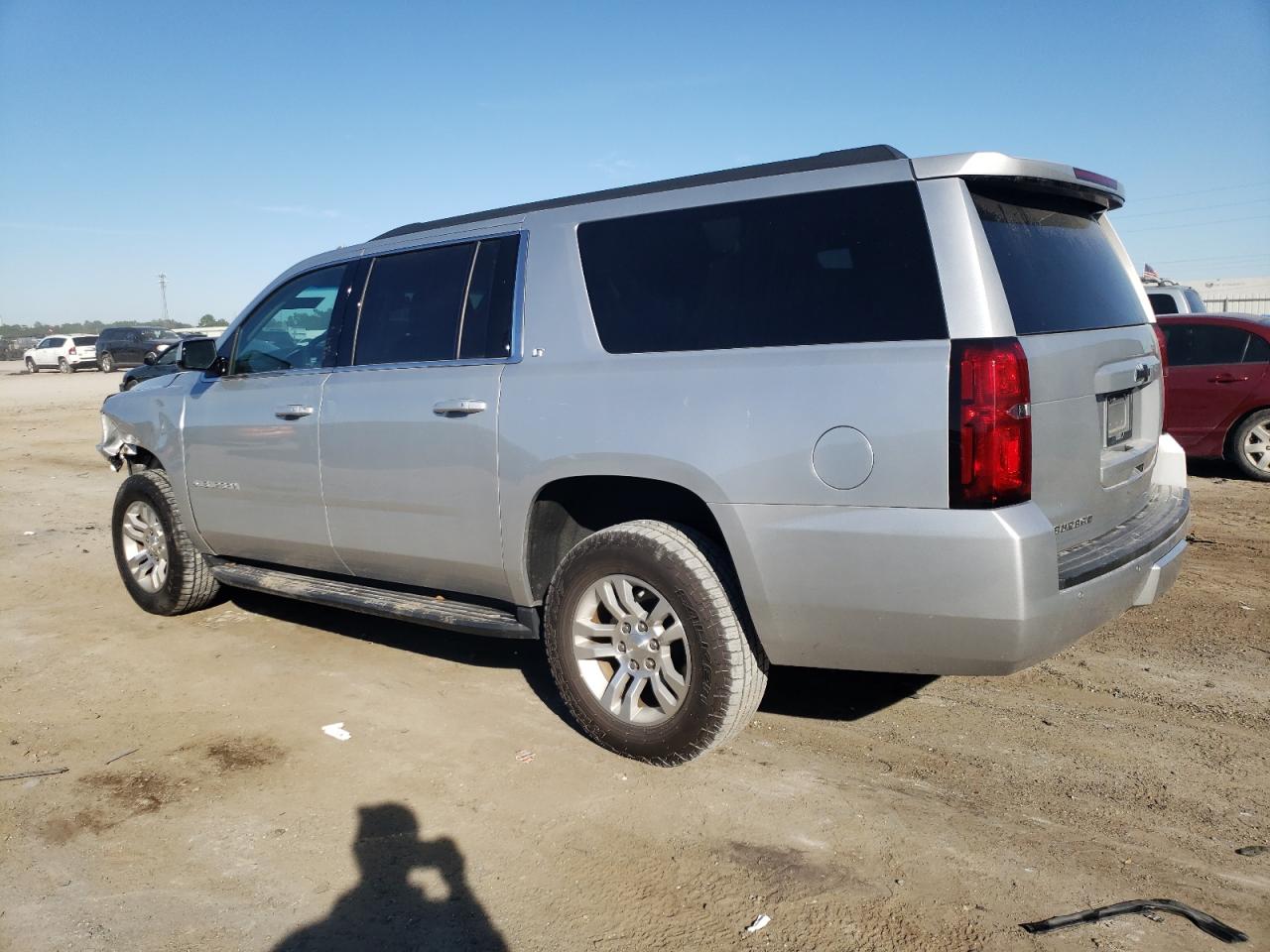 Image 2 of 2019 CHEVROLET SUBURBAN K1500 LT 2019 with VIN 1GNSKHKC8KR312999