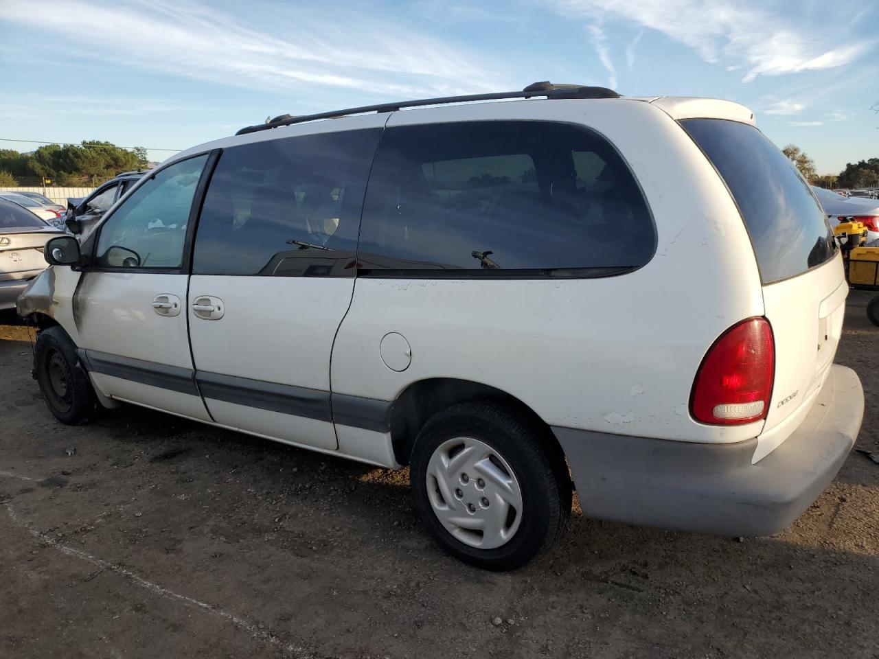 Image 2 of 1999 DODGE GRAND CARAVAN SE 1999 with VIN 2B4GP44R1XR198045