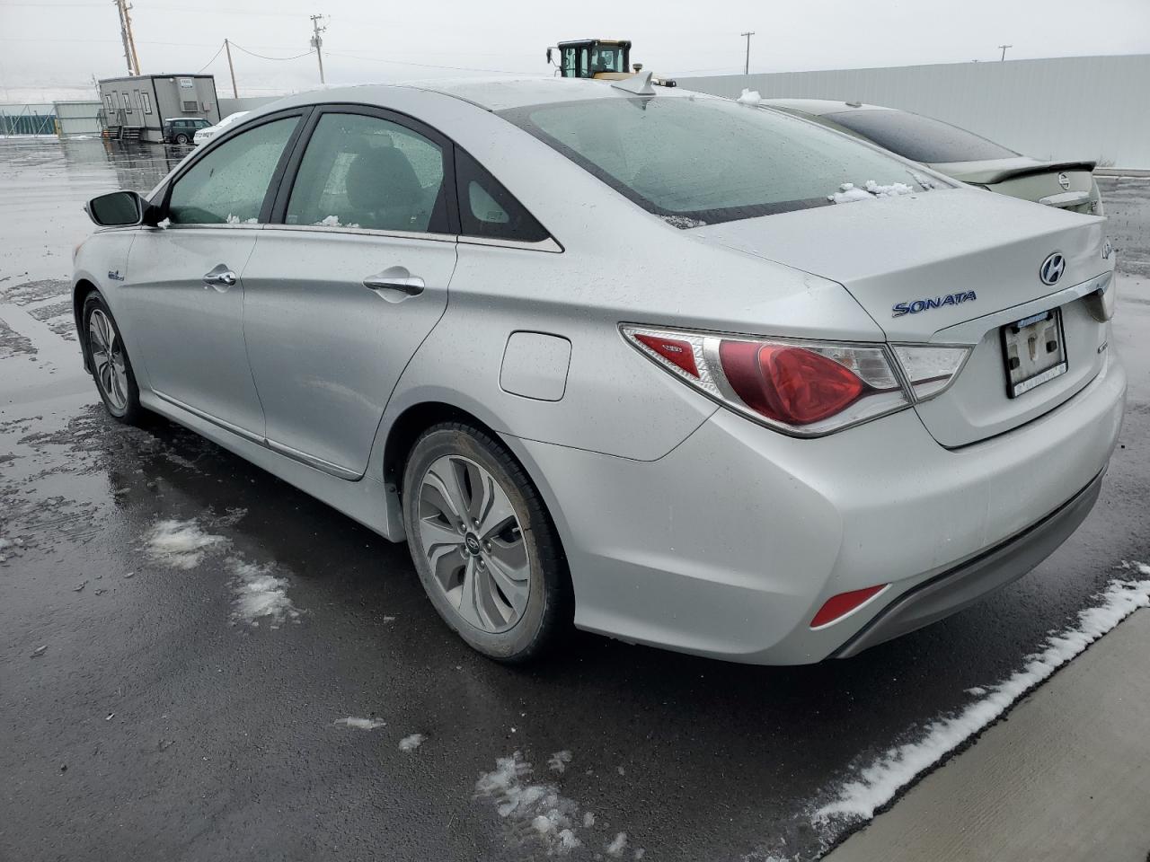 Image 2 of 2013 HYUNDAI SONATA HYBRID 2013 with VIN KMHEC4A43DA090973