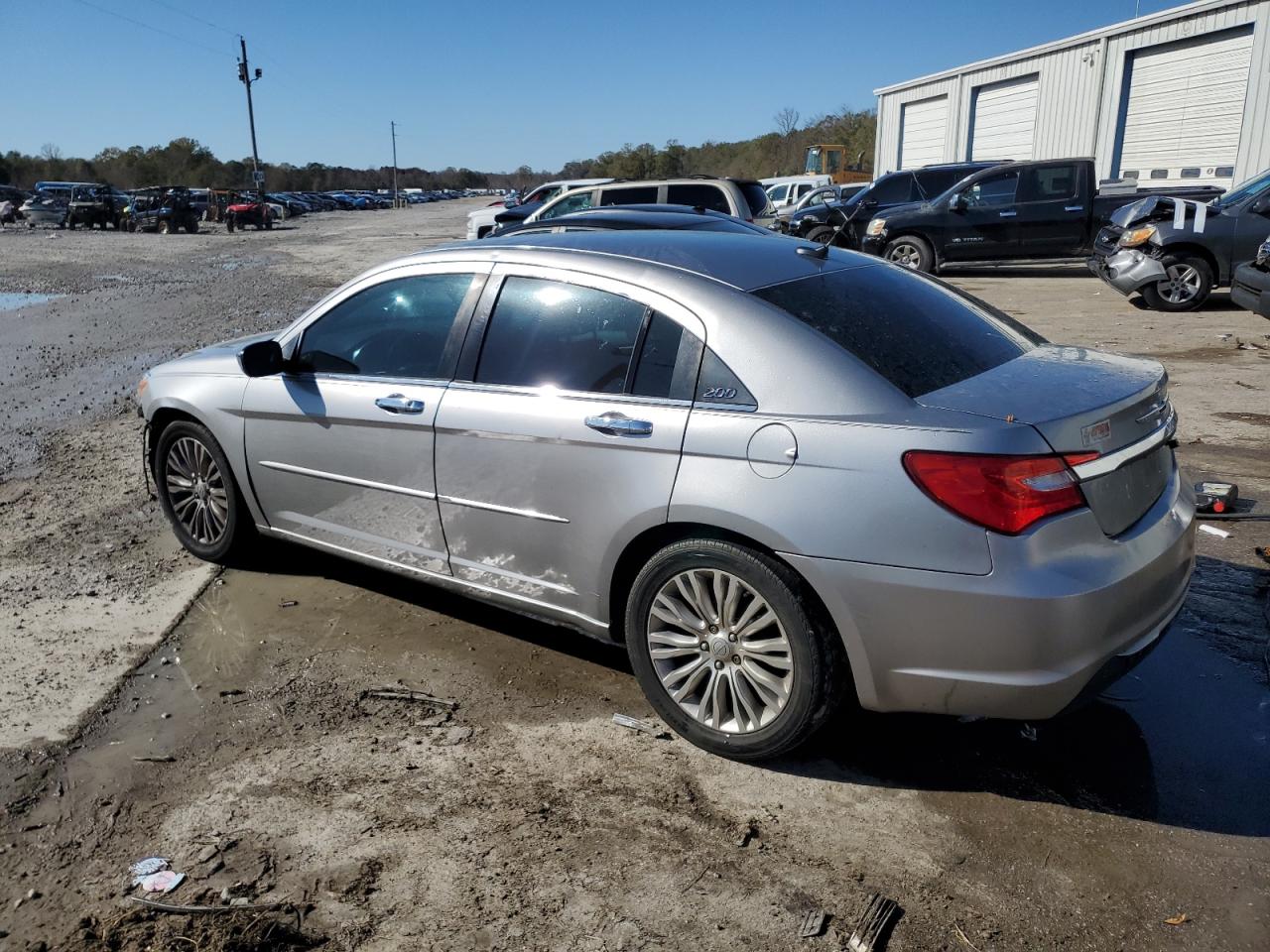 Image 2 of 2013 CHRYSLER 200 LIMITED 2013 with VIN 1C3CCBCG8DN711371