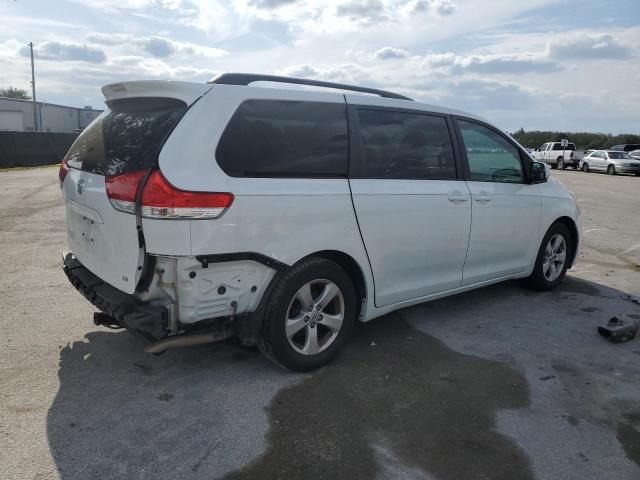 Obraz 3 z 2014 TOYOTA SIENNA LE 2014 z VIN 5TDKK3DC6ES458736
