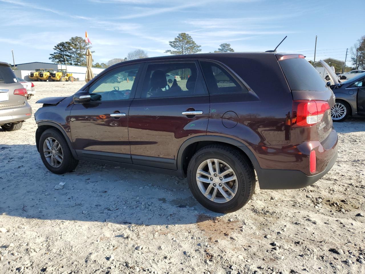 Image 2 of 2015 KIA SORENTO LX 2015 with VIN 5XYKT3A6XFG577870