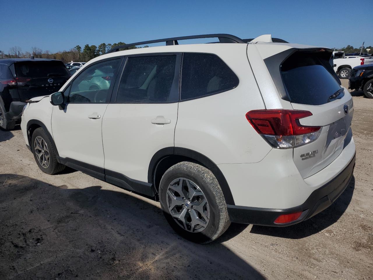 Изображение 2 2021 SUBARU FORESTER PREMIUM 2021 с VIN JF2SKAJC2MH411314