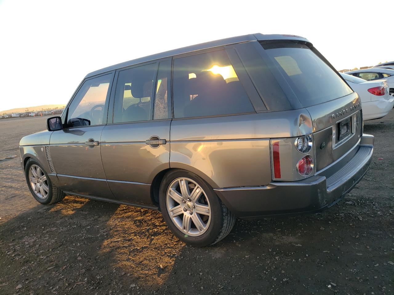 Image 2 of 2008 LAND ROVER RANGE ROVER HSE 2008 with VIN SALME15478A294404