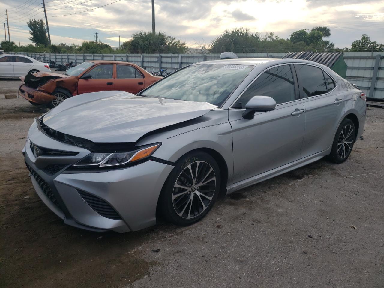 Image 1 of 2020 TOYOTA CAMRY SE 2020 with VIN 4T1G11AK2LU509744