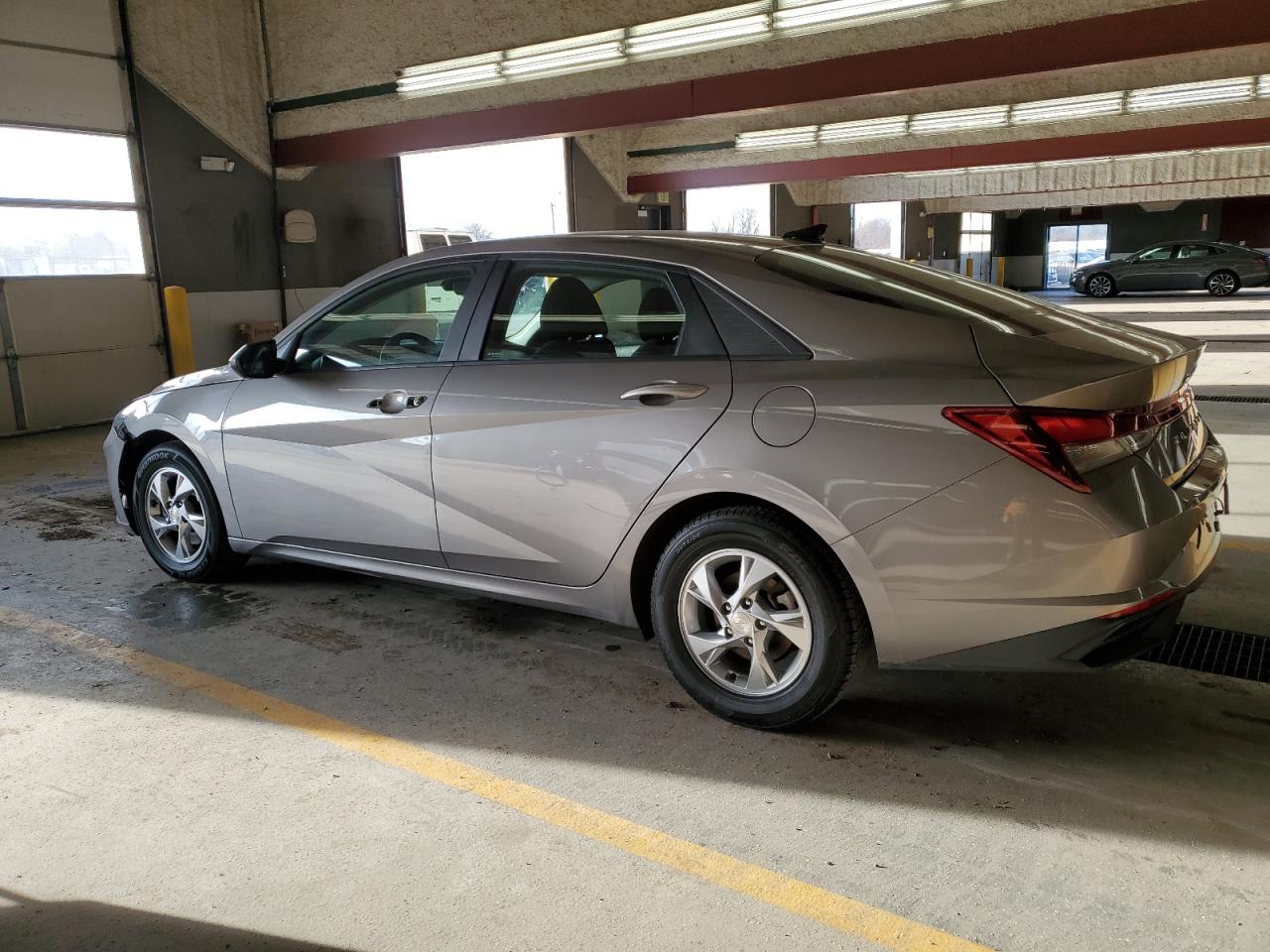 Image 2 of 2021 HYUNDAI ELANTRA SE 2021 with VIN KMHLL4AG9MU191189