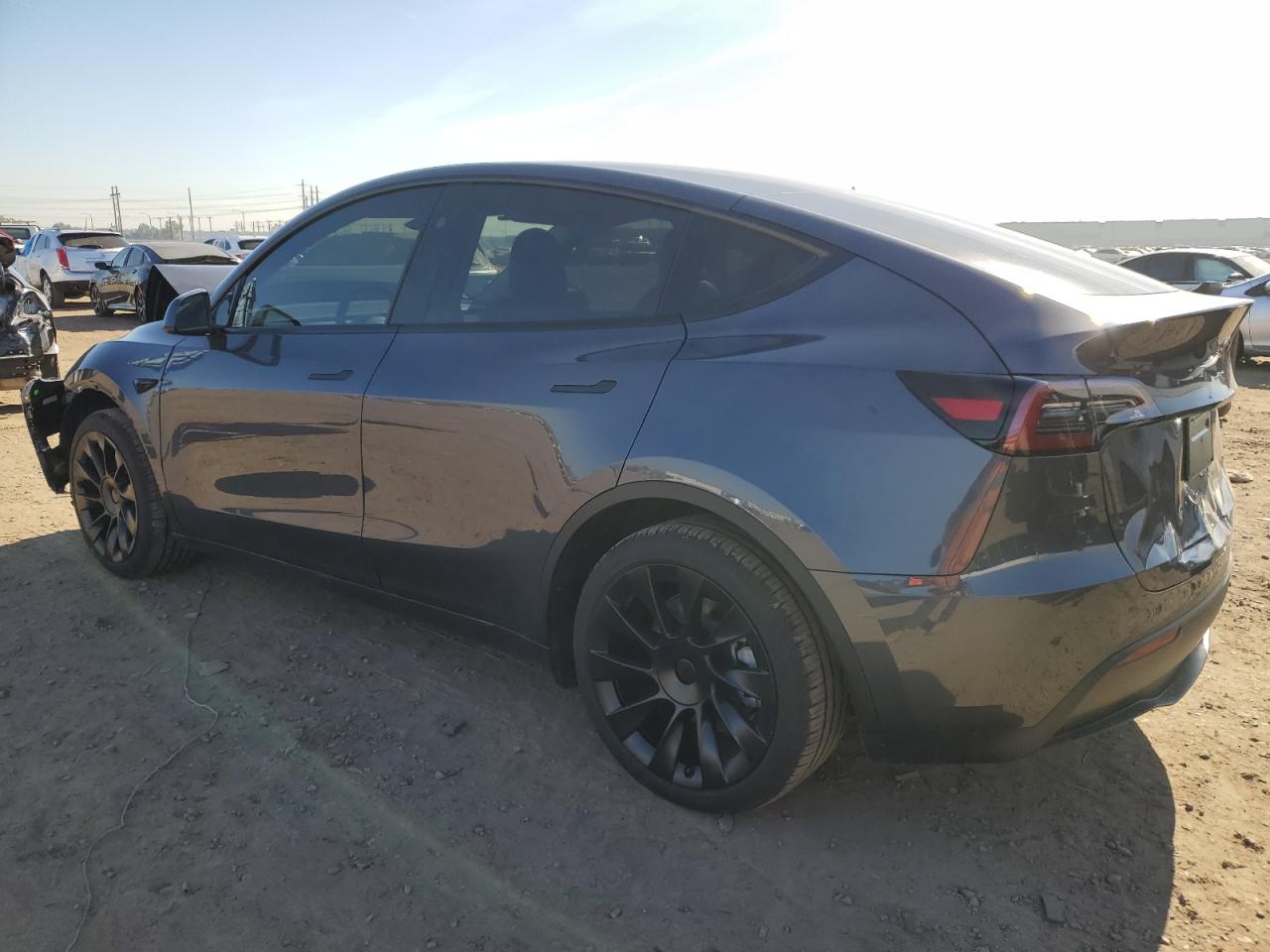 Obraz 2 z 2023 TESLA MODEL Y  2023 z VIN 7SAYGDEE9PF891205