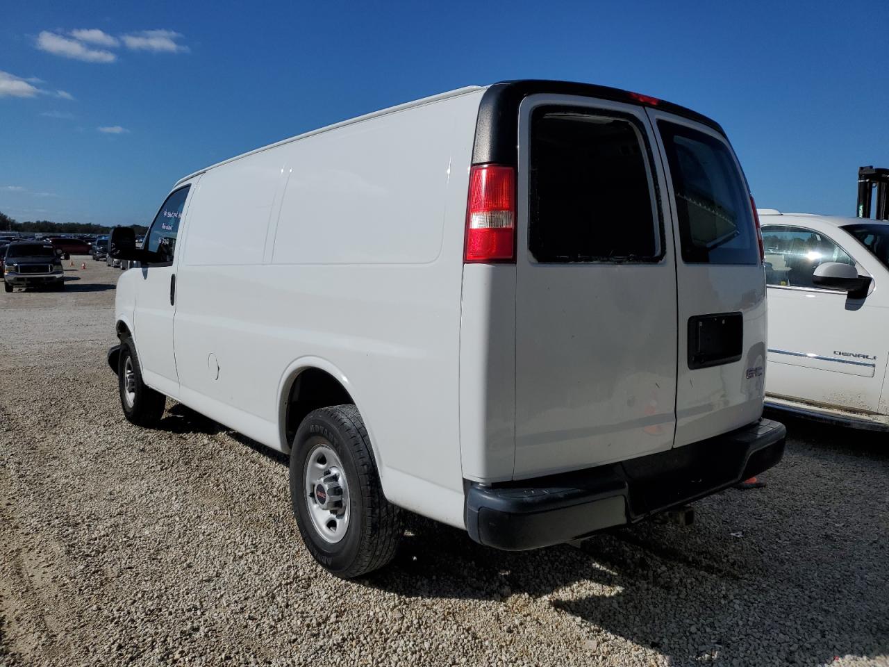 Obraz 2 z 2019 GMC SAVANA G2500 2019 z VIN 1GTW7AFG0K1191089