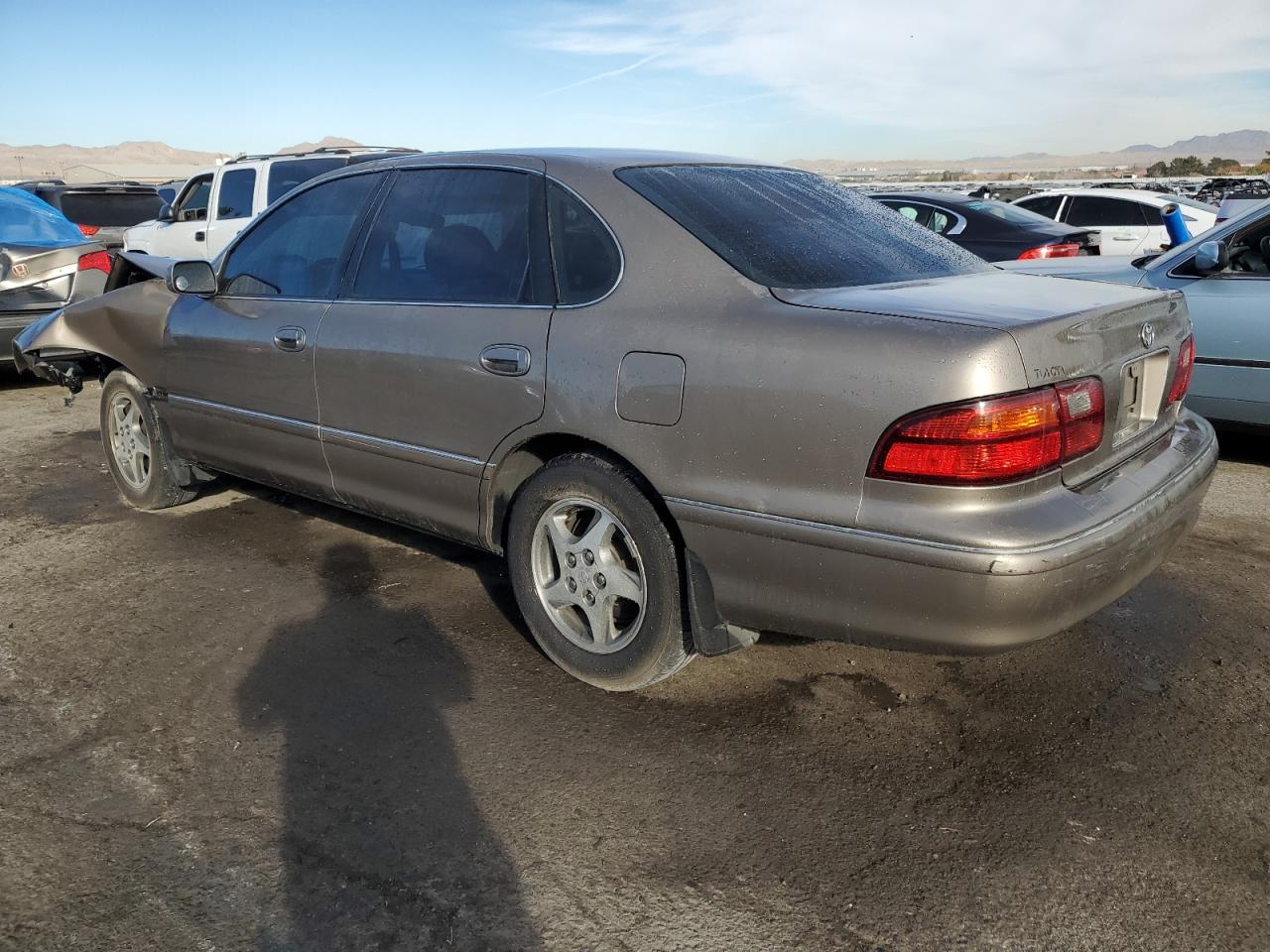 Image 2 of 1998 TOYOTA AVALON XL 1998 with VIN 4T1BF18B3WU261154