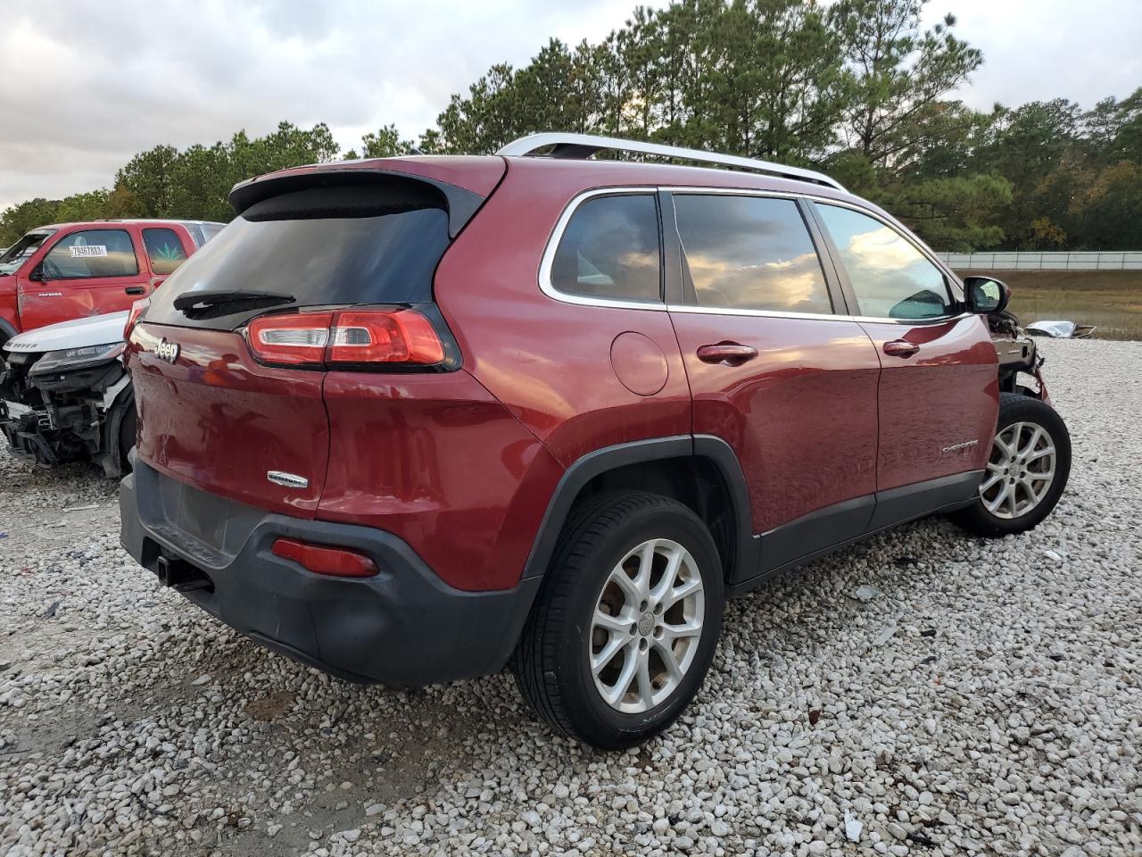Image 3 of 2014 JEEP CHEROKEE LATITUDE 2014 with VIN 1C4PJLCB0EW318845