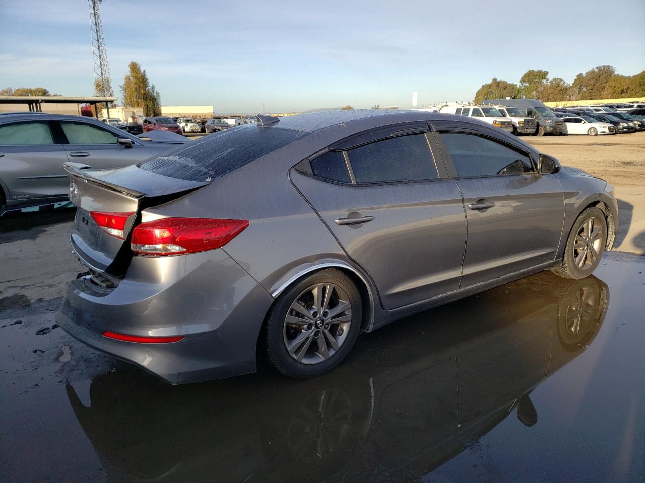 Image 3 of 2018 HYUNDAI ELANTRA SEL 2018 with VIN 5NPD84LF5JH250310