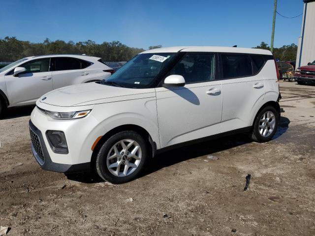 Image 1 of 2020 KIA SOUL LX 2020 with VIN KNDJ23AU6L7726846