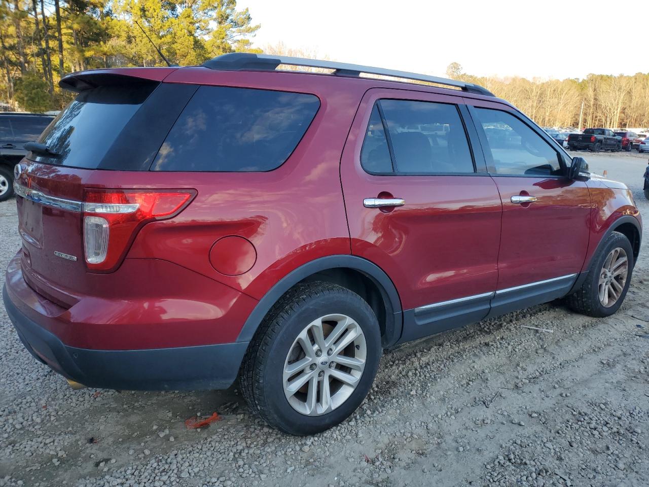 Image 3 of 2015 FORD EXPLORER XLT 2015 with VIN 1FM5K7D84FGB87070
