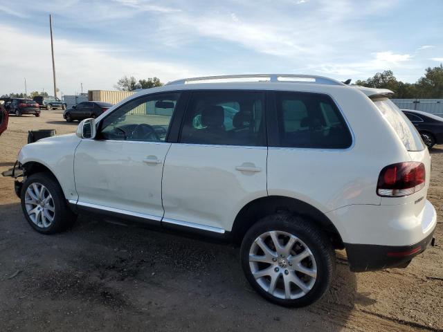 Image 2 of 2009 VOLKSWAGEN TOUAREG 2 V6 TDI 2009 with VIN WVGFM77L99D037802