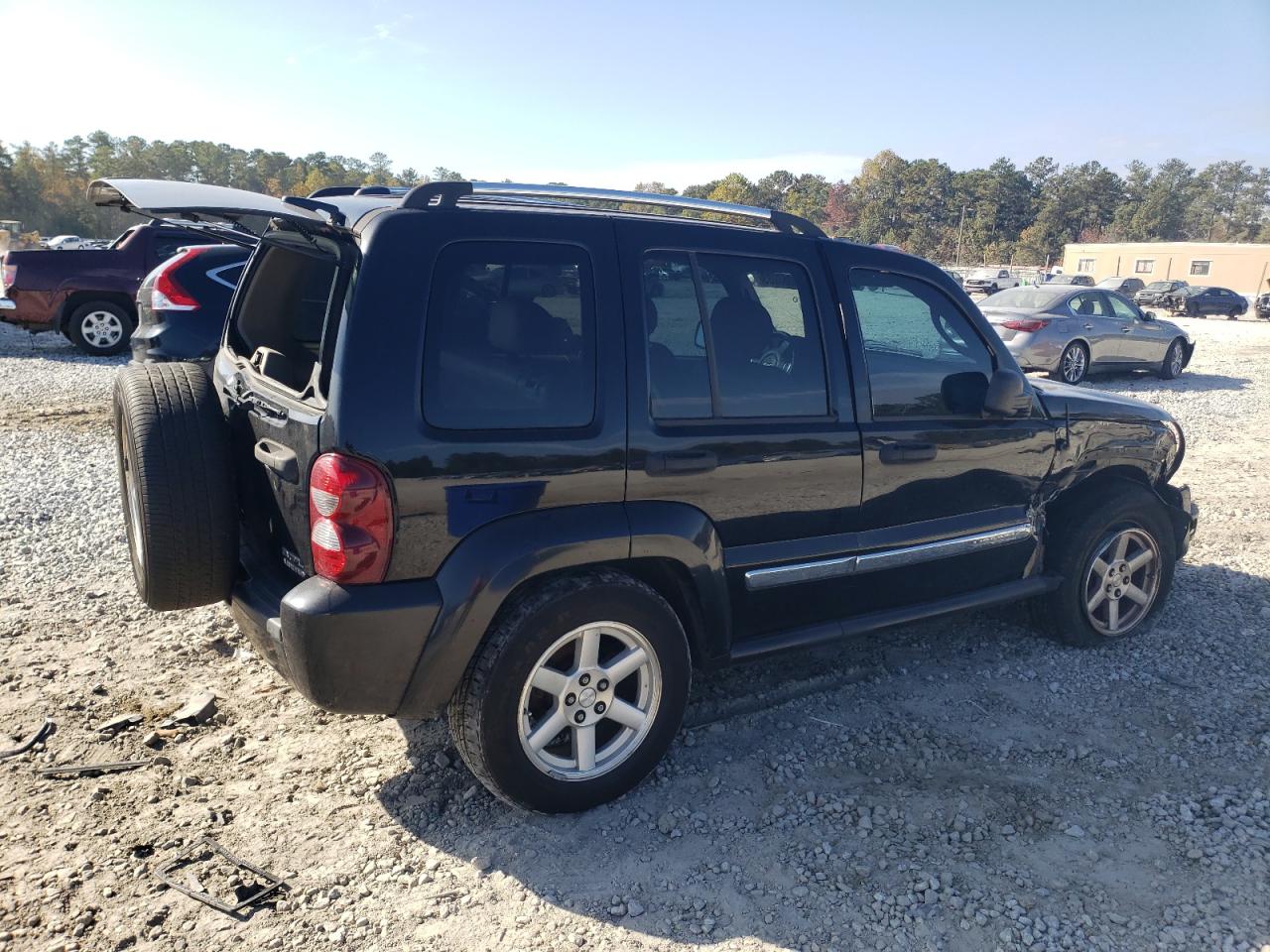 Image 3 of 2005 JEEP LIBERTY LIMITED 2005 with VIN 1J4GK58K65W577092