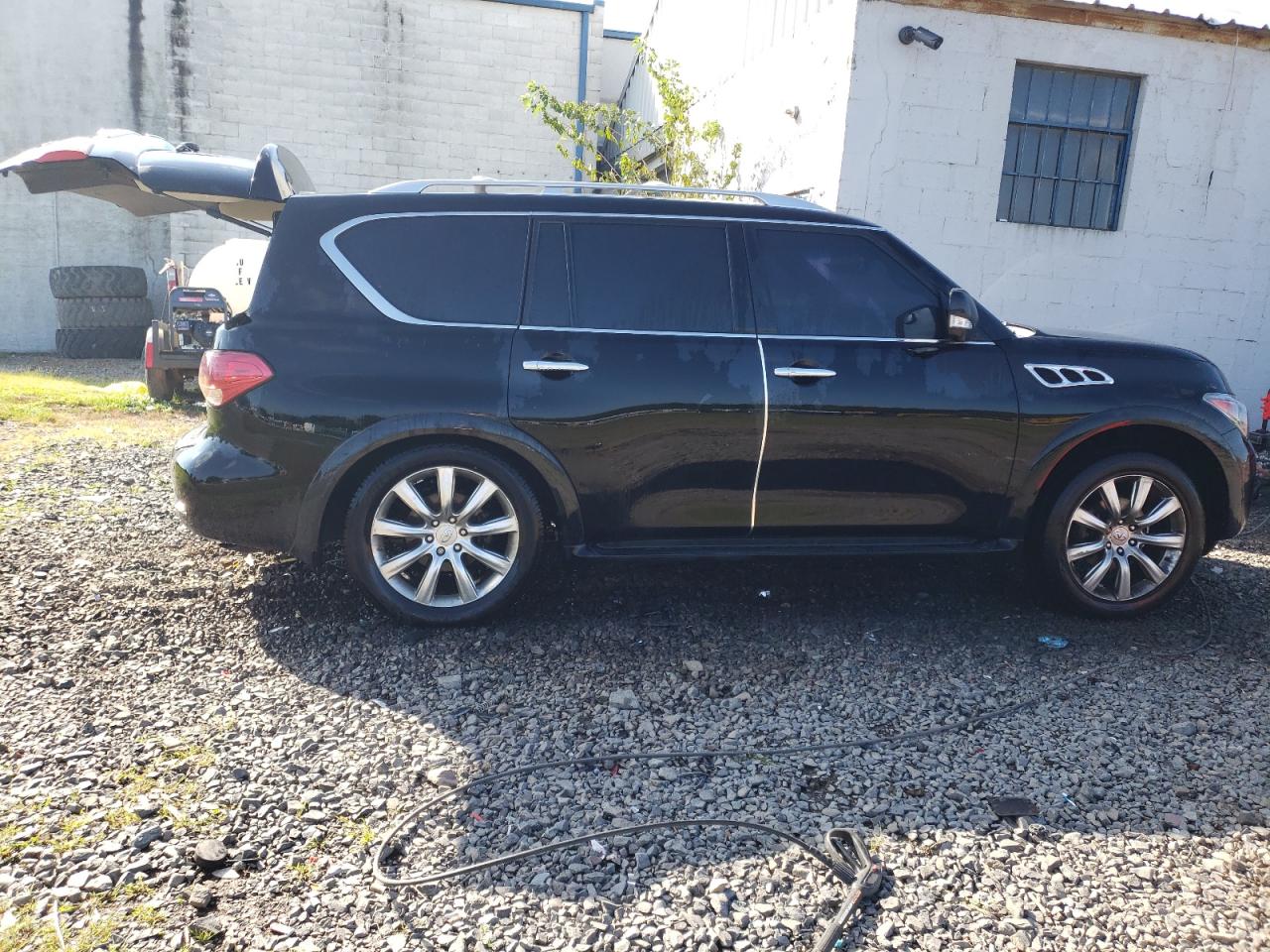 Image 3 of 2011 INFINITI QX56  2011 with VIN JN8AZ2NE8B9006674