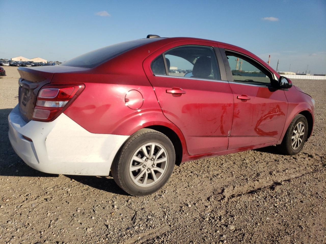 Изображение 3 2018 CHEVROLET SONIC LT 2018 с VIN 1G1JD5SH9J4102120