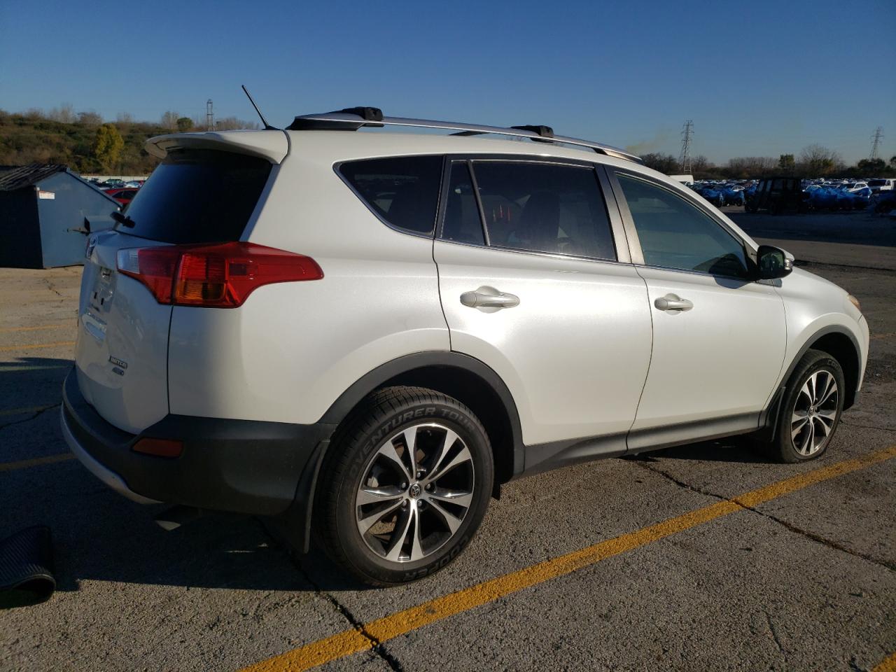 Изображение 3 2015 TOYOTA RAV4 LIMITED 2015 с VIN JTMDFREV1FD167395