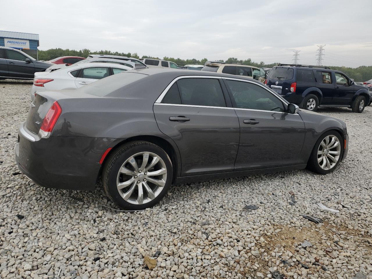 Image 3 of 2019 CHRYSLER 300 TOURING 2019 with VIN 2C3CCAAGXKH613655