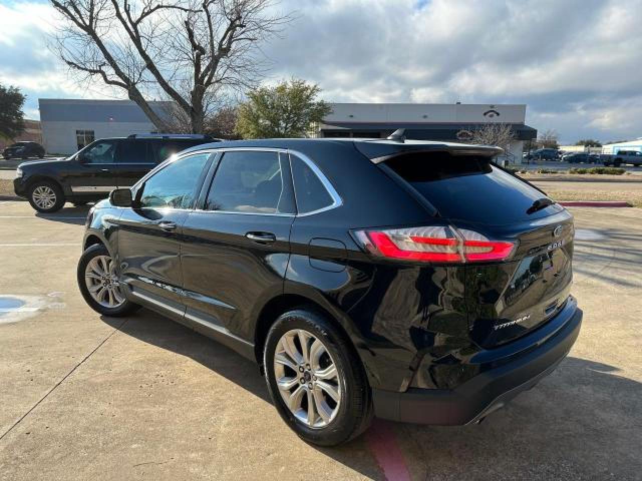 Image 3 of 2022 FORD EDGE TITANIUM 2022 with VIN 2FMPK4K92NBB06186