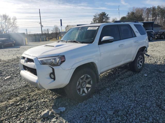 Изображение 1 2019 TOYOTA 4RUNNER SR5 2019 с VIN JTEBU5JR3K5665239