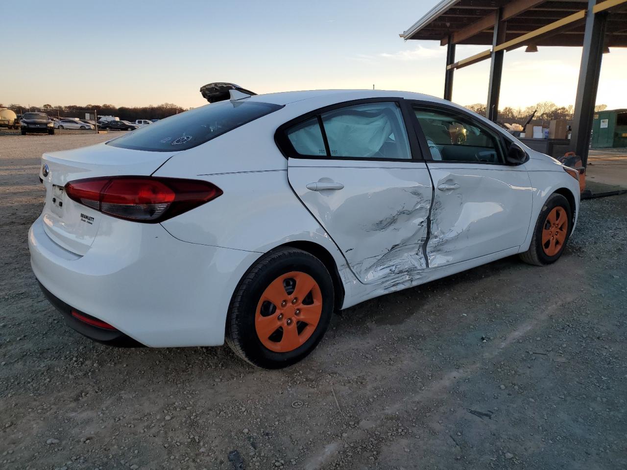 Изображение 3 2017 KIA FORTE LX 2017 с VIN 3KPFK4A70HE065358