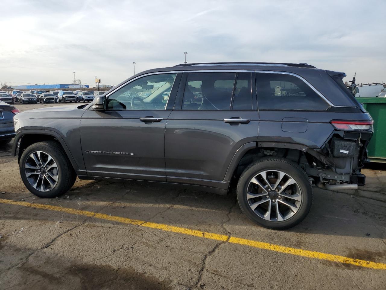 Image 2 of 2022 JEEP GRAND CHEROKEE OVERLAND 2022 with VIN 1C4RJHDG1N8564209