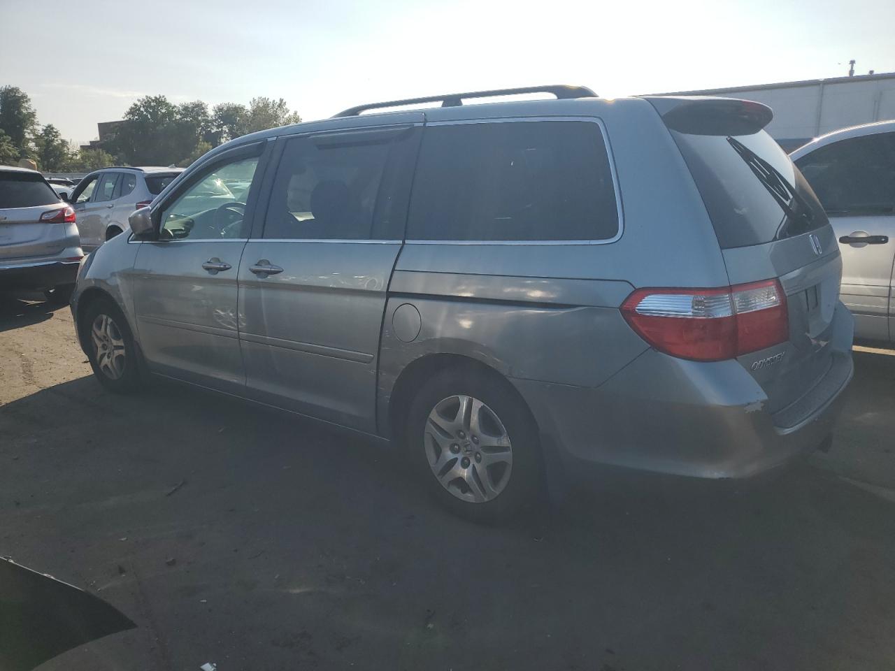 Image 2 of 2005 HONDA ODYSSEY EXL 2005 with VIN 5FNRL38755B100816