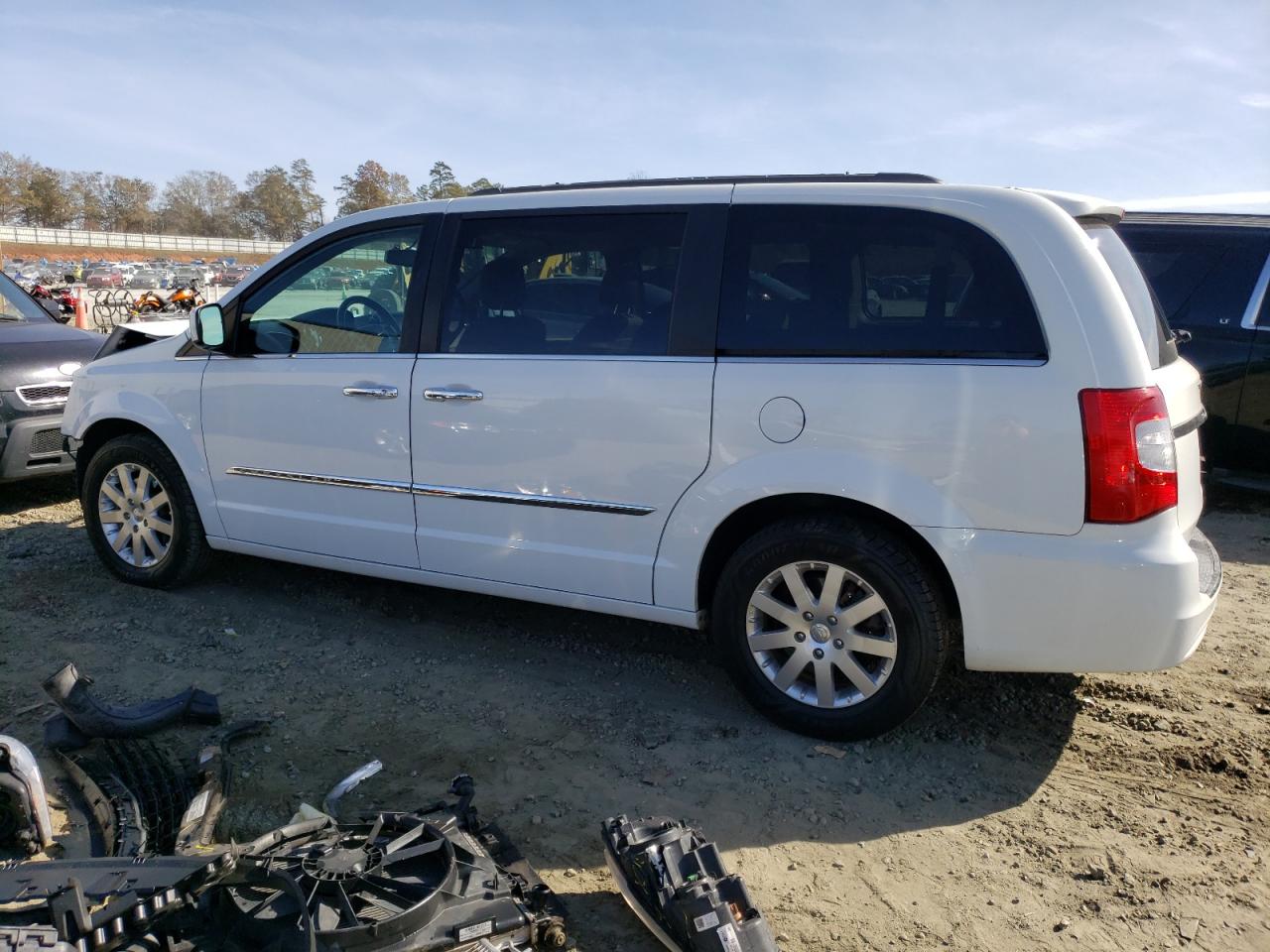 Obraz 2 z 2015 CHRYSLER TOWN & COUNTRY TOURING 2015 z VIN 2C4RC1BG9FR617443