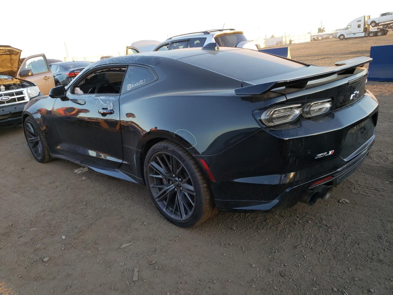 Obraz 2 z 2021 CHEVROLET CAMARO ZL1 2021 z VIN 1G1FK1R68M0104767