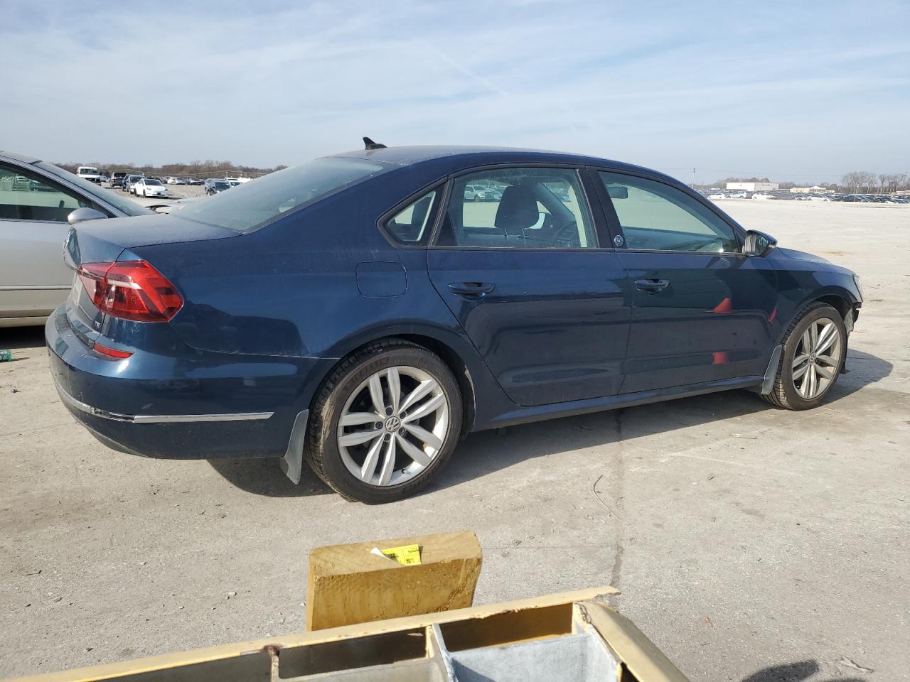 Изображение 3 2019 VOLKSWAGEN PASSAT WOLFSBURG 2019 с VIN 1VWLA7A35KC003860