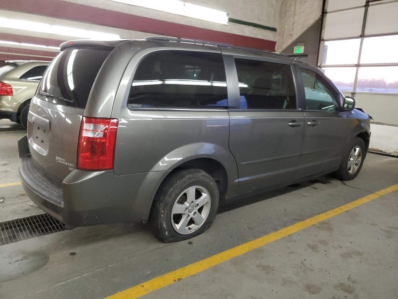 Изображение 3 2010 DODGE GRAND CARAVAN SE 2010 с VIN 2D4RN4DE8AR254765