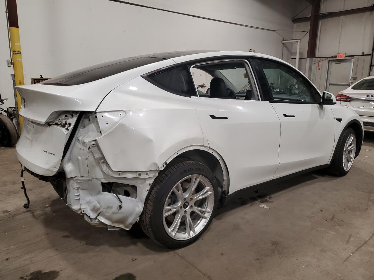 Image 3 of 2022 TESLA MODEL Y  2022 with VIN 7SAYGDEEXNF307942