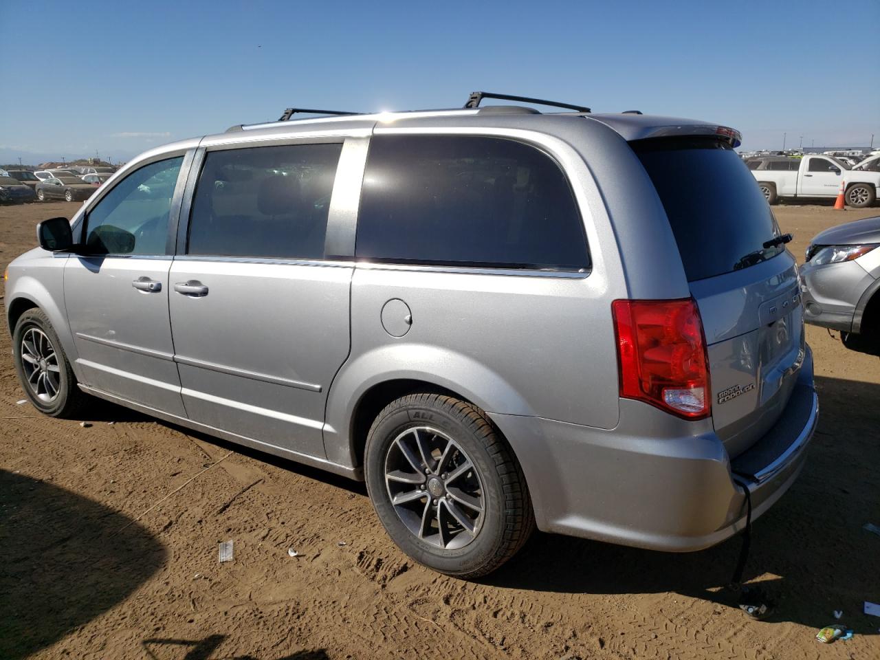 Изображение 2 2017 DODGE GRAND CARAVAN SXT 2017 с VIN 2C4RDGCG4HR749463